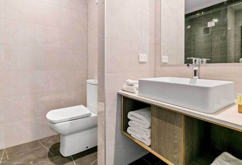 Mt Cook Lodge & Motels