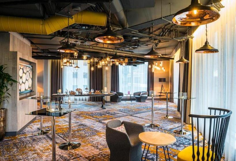 Novotel London Canary Wharf