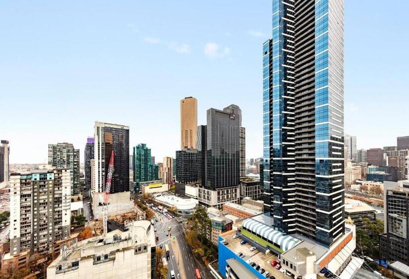 Oaks Melbourne Southbank Suites