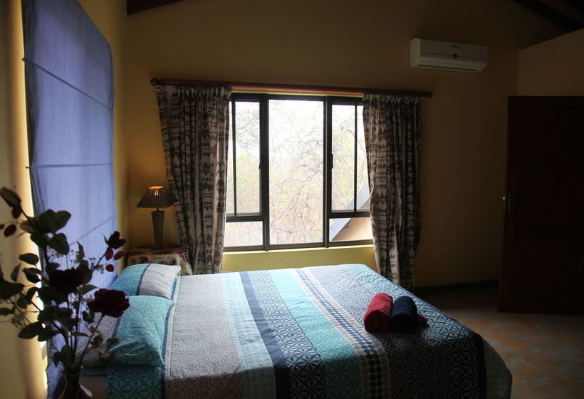 Пансион Lili Bush Guesthouse