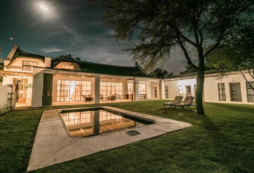 פנסיון The Whyte House