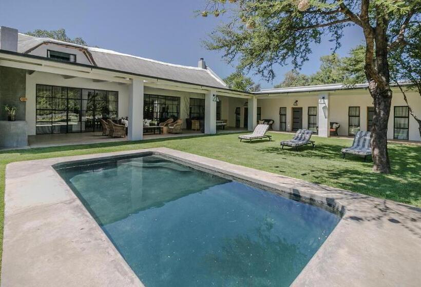 פנסיון The Whyte House