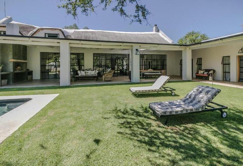 פנסיון The Whyte House