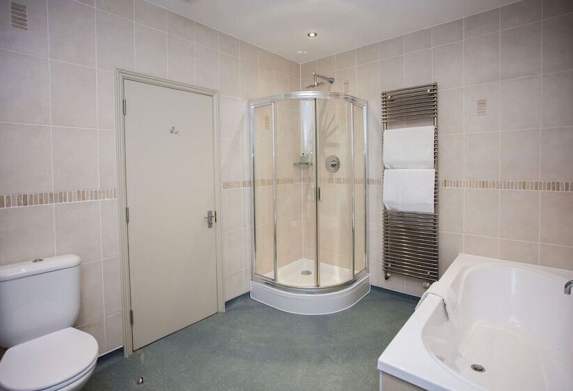 The Woodborough Inn