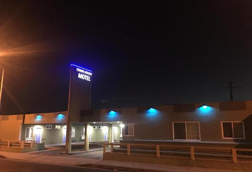 Town House Motel