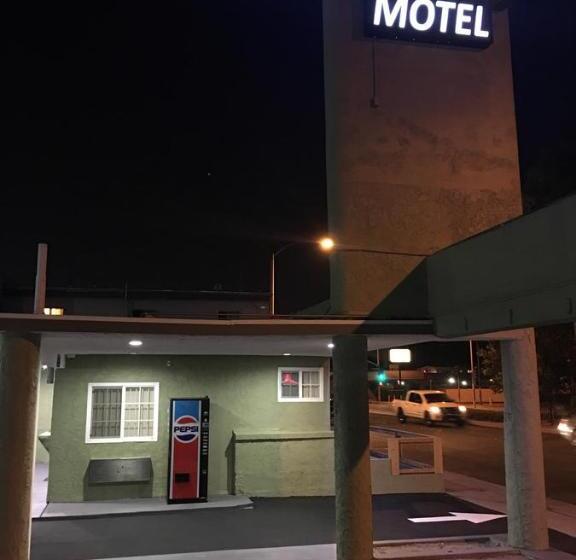 Town House Motel