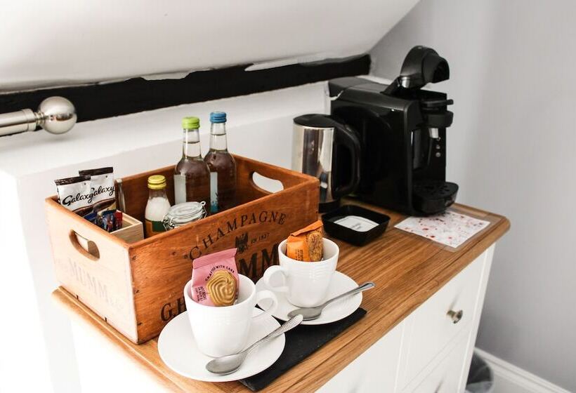 مبيت وإفطار The White Lion