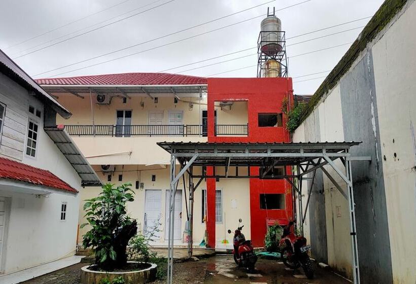 فندق Adhyaksa Syariah Guest House By Oyo Rooms