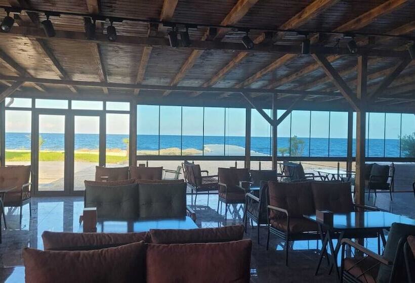 בית מלון כפרי Beni Luxury Resort Kotyora