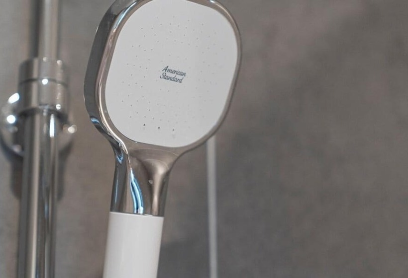 Hotel Brown Dot Geobuksum