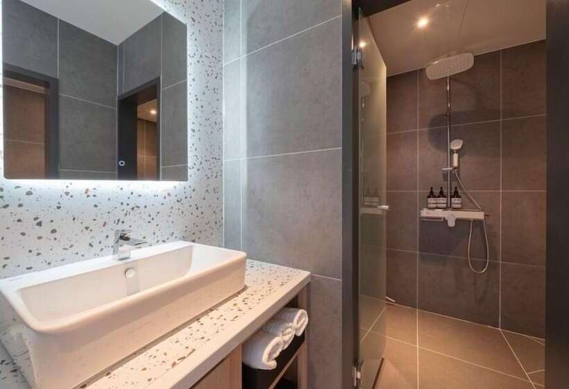 Hotel Brown Dot Geobuksum