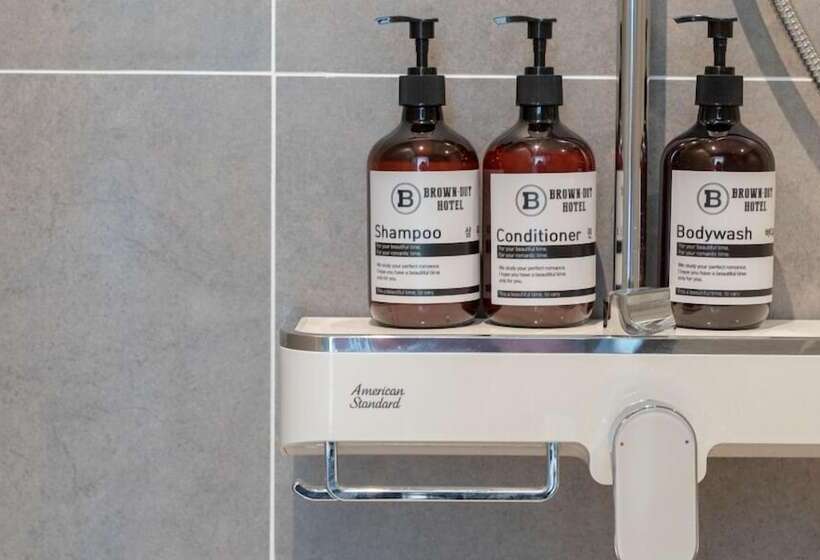 Hotel Brown Dot Geobuksum