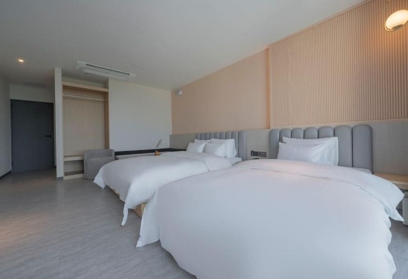 Hotel Brown Dot Geobuksum