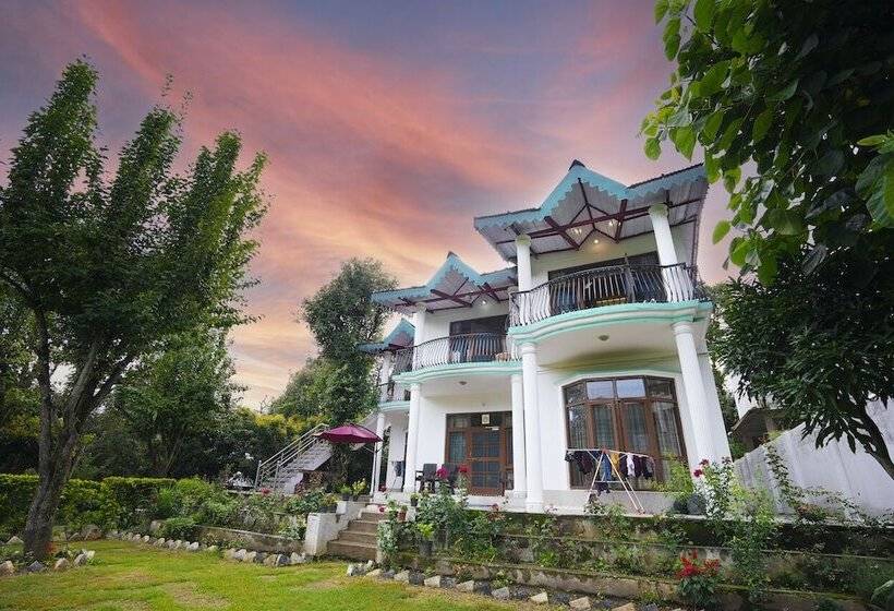 בית מלון כפרי Chirping Hills Resort,bhimtal