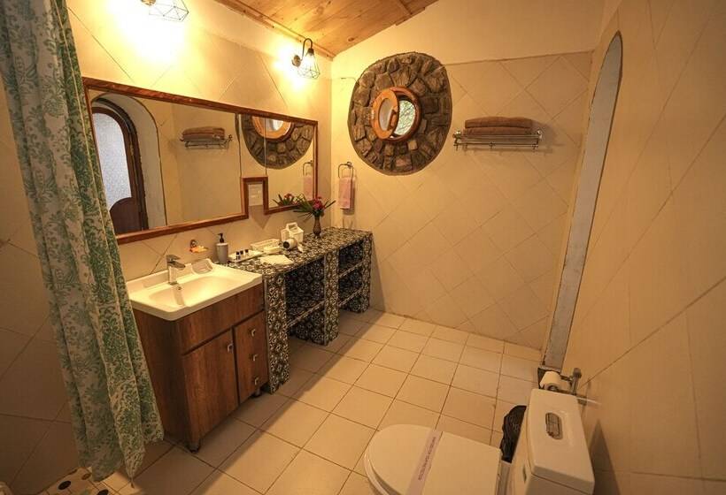 בית מלון כפרי Chirping Hills Resort,bhimtal