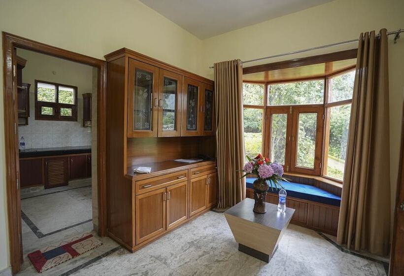 בית מלון כפרי Chirping Hills Resort,bhimtal