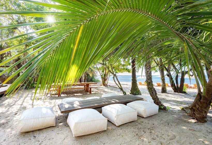 בית מלון כפרי Colibri Beach Villas