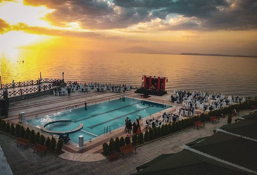 هتل Dedeman Van Resort & Aqua