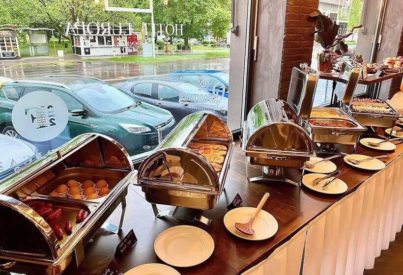 هتل Europa Komárno