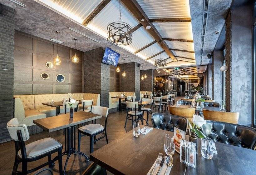 هتل Europa Komárno