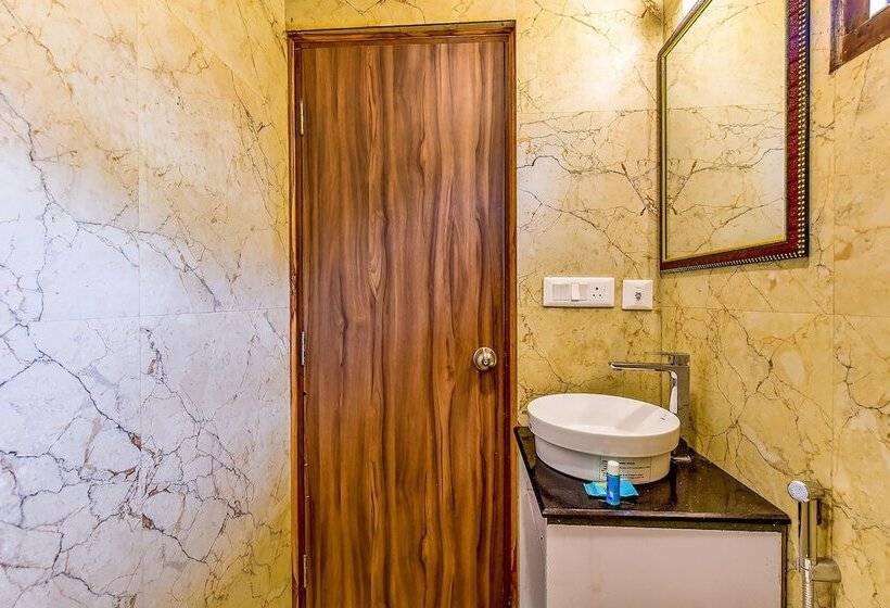 酒店 Fabexpress Clock View 500m From The Mall Road