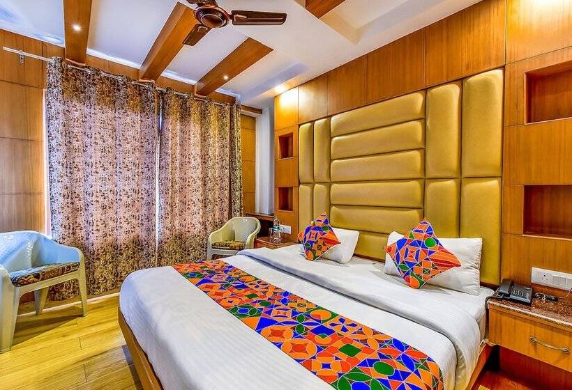 酒店 Fabexpress Clock View 500m From The Mall Road