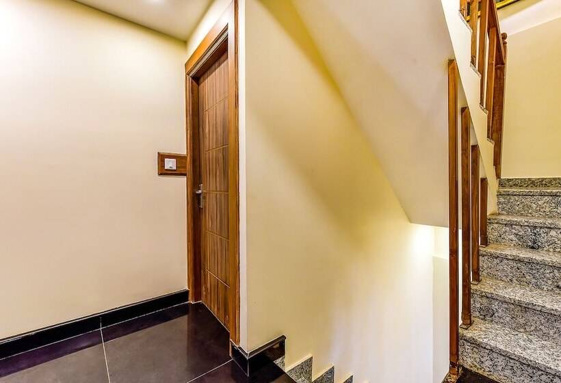 酒店 Fabexpress Clock View 500m From The Mall Road