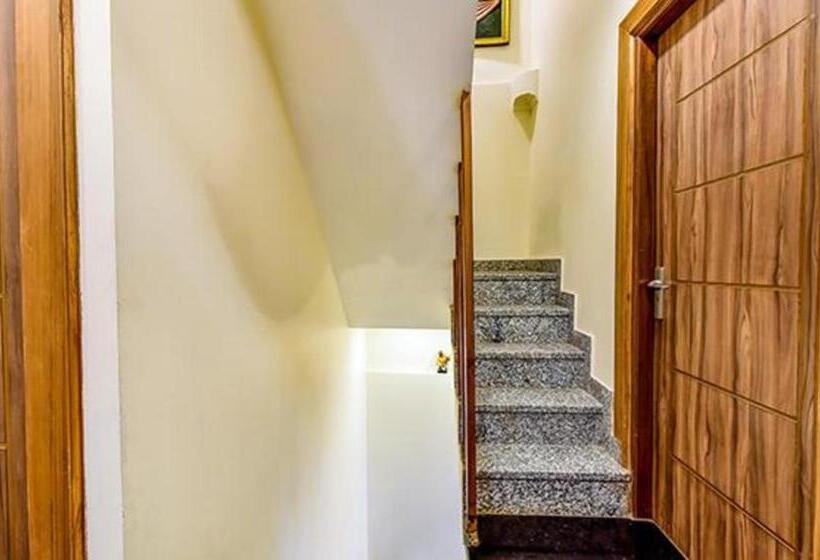 酒店 Fabexpress Clock View 500m From The Mall Road