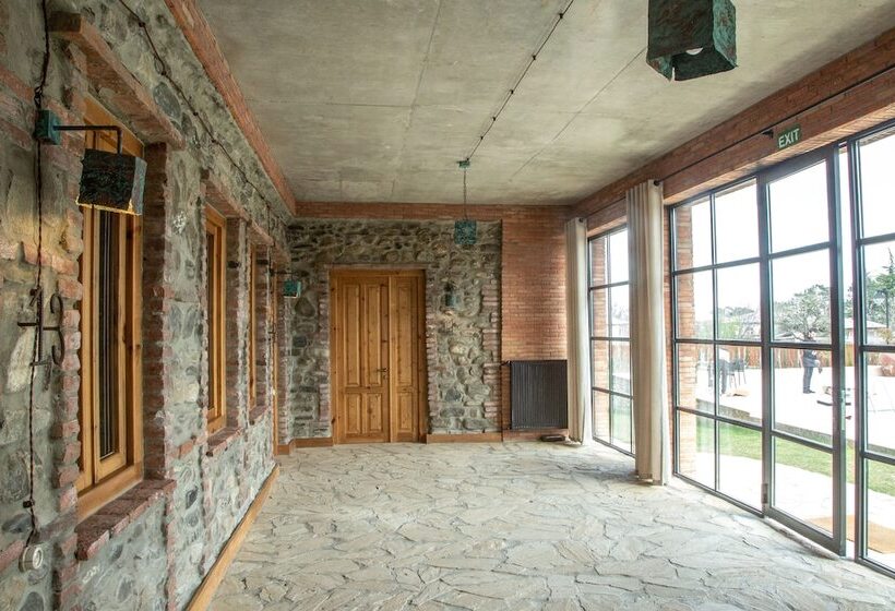 هتل Giorgi Ushikishvili Chateau Celler