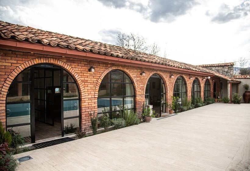 هتل Giorgi Ushikishvili Chateau Celler