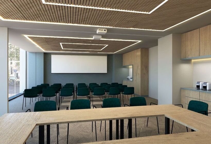 Отель Hampton By Hilton Szczecin East