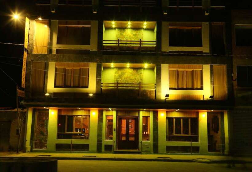 هتل Hostal Cagnapa Restobar