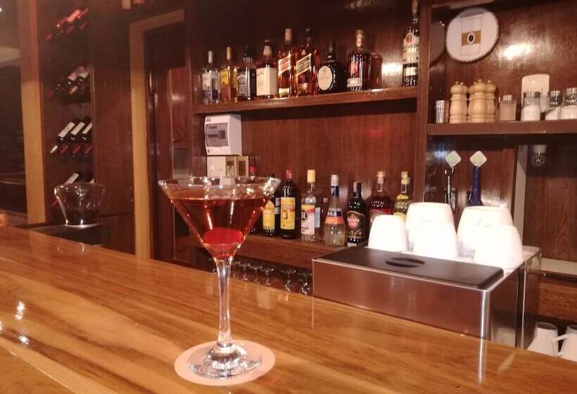هتل Hostal Cagnapa Restobar