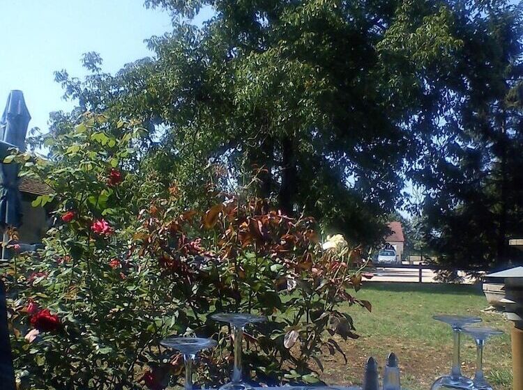 فندق Hôtel Restaurant Le Relais De La Sans Fond