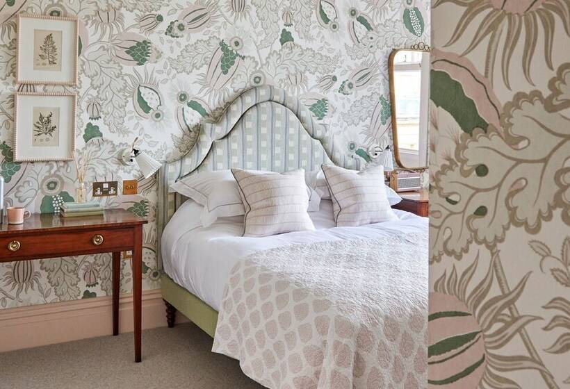 Отель Leonardslee House