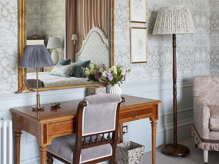 Отель Leonardslee House