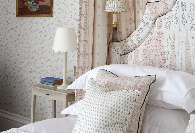 Отель Leonardslee House