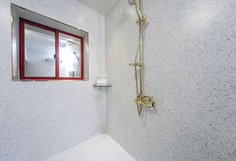 Hotel Masan First Class