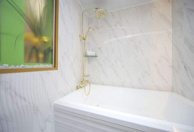 Hotel Masan First Class