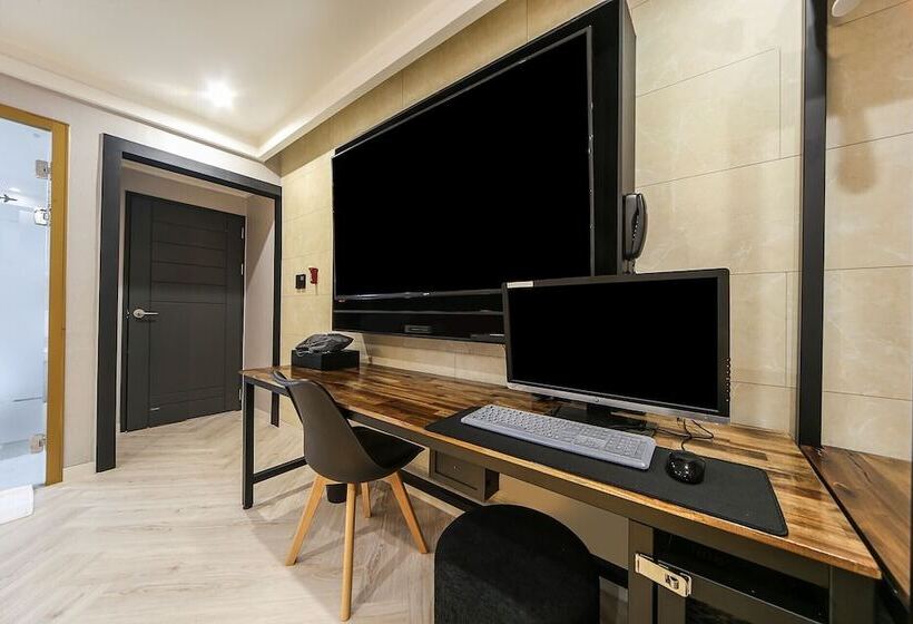 Hotel Masan First Class