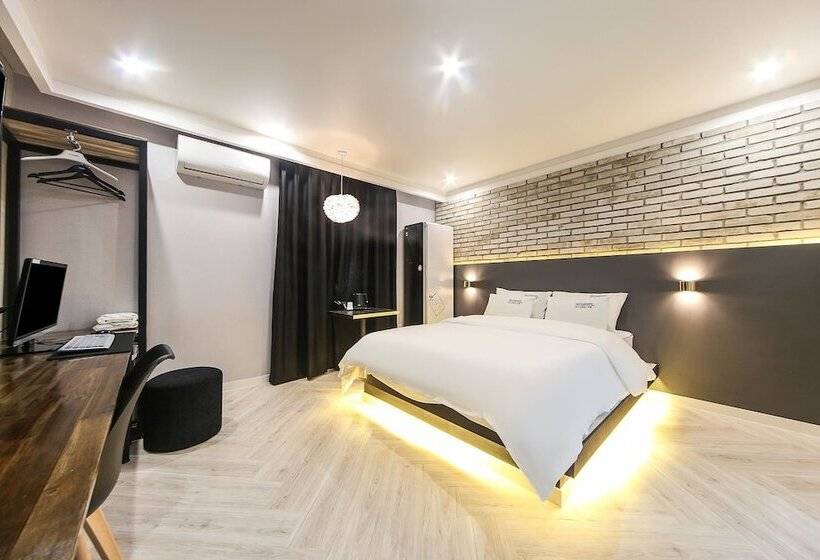 Hotel Masan First Class