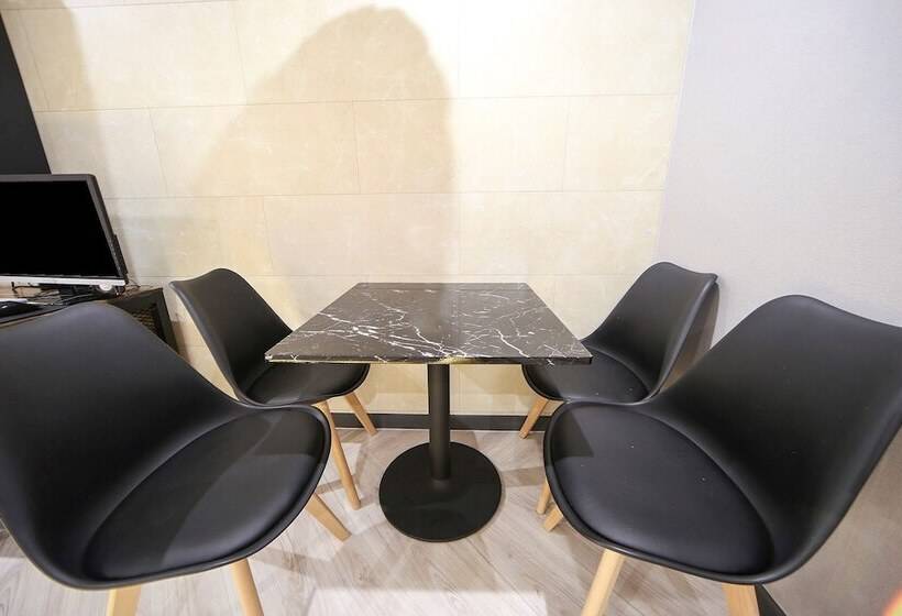 Hotel Masan First Class