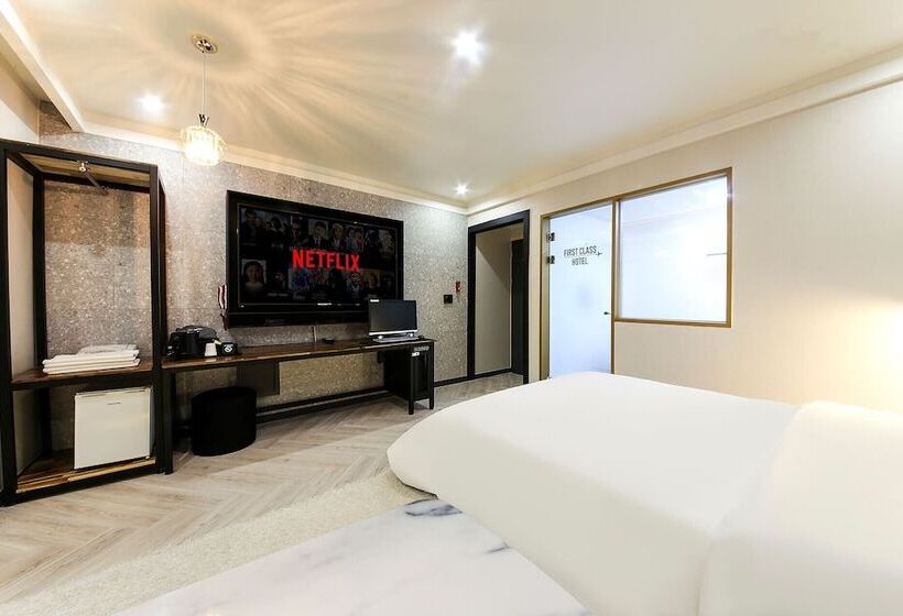 Hotel Masan First Class