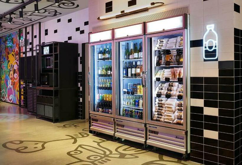 Hotel Moxy Seoul, Myeongdong