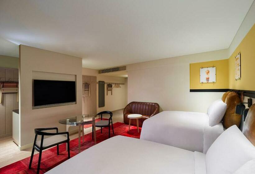 Hotel Moxy Seoul, Myeongdong