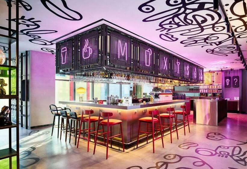 Hotel Moxy Seoul, Myeongdong