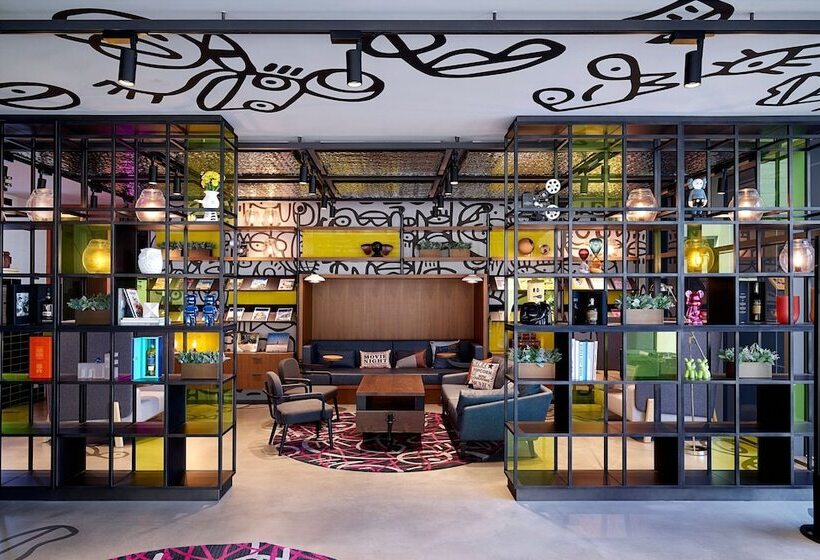 Hotel Moxy Seoul, Myeongdong