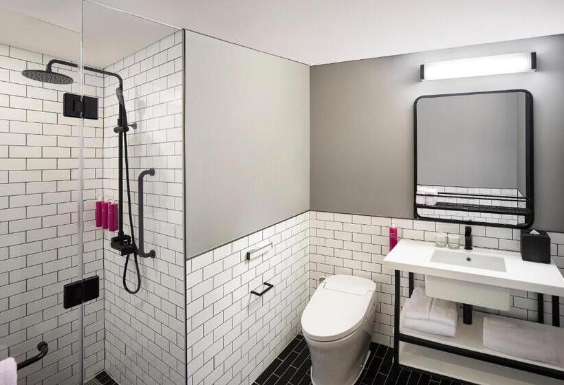 Hotel Moxy Seoul, Myeongdong