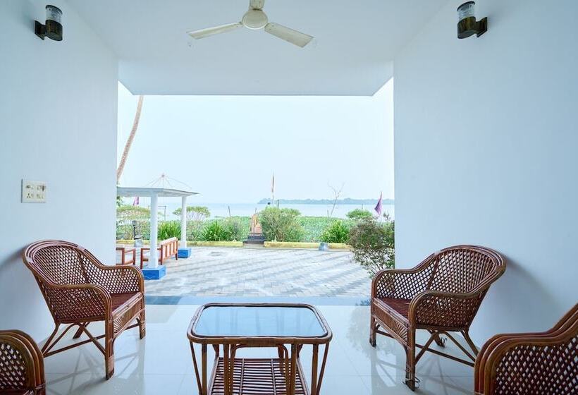 בית מלון כפרי Seclude By The Lake Alleppey