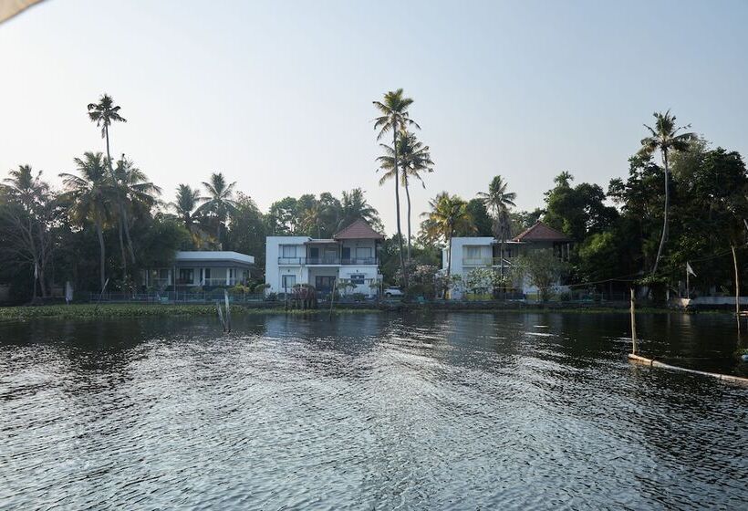 בית מלון כפרי Seclude By The Lake Alleppey